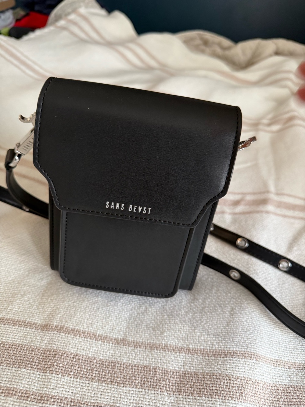 SANS BEAST bandolier Black Crossbody Phone Pouch